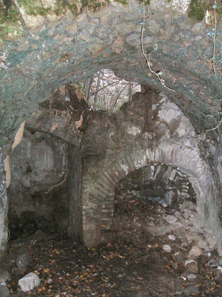 VII.2.51 Pompeii. December 2004. Oven in kitchen.
