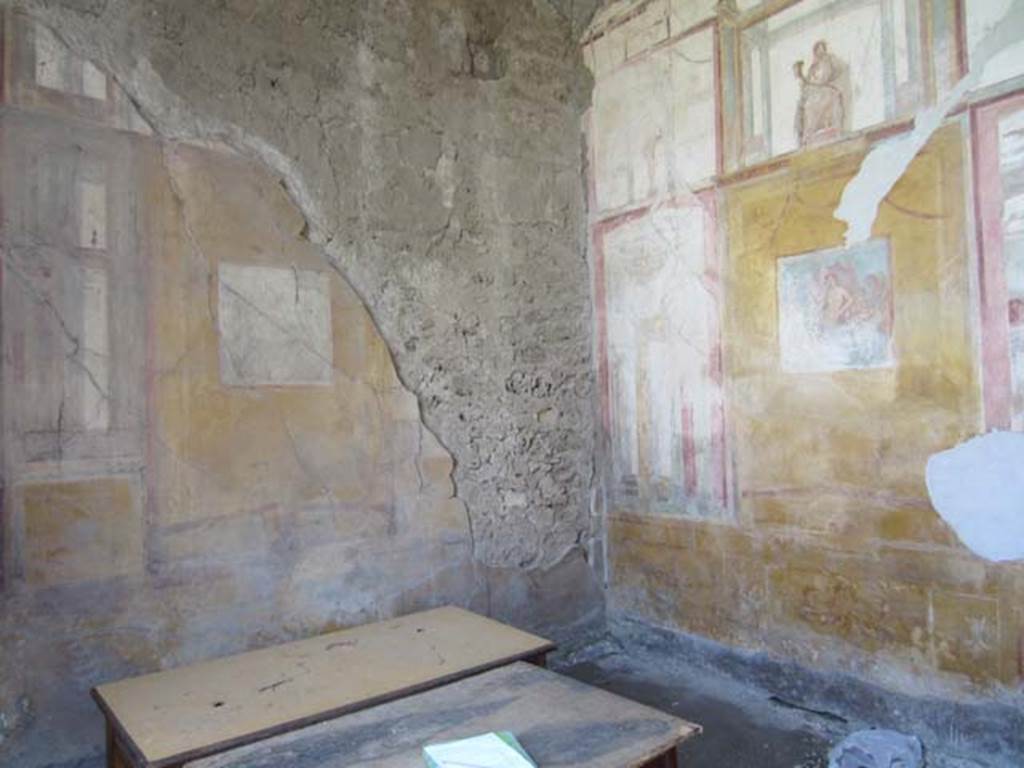 VII.4.31/51 Pompeii. May 2012. Room 12, looking towards east and south wall of oecus.
Photo courtesy of Marina Fuxa.
