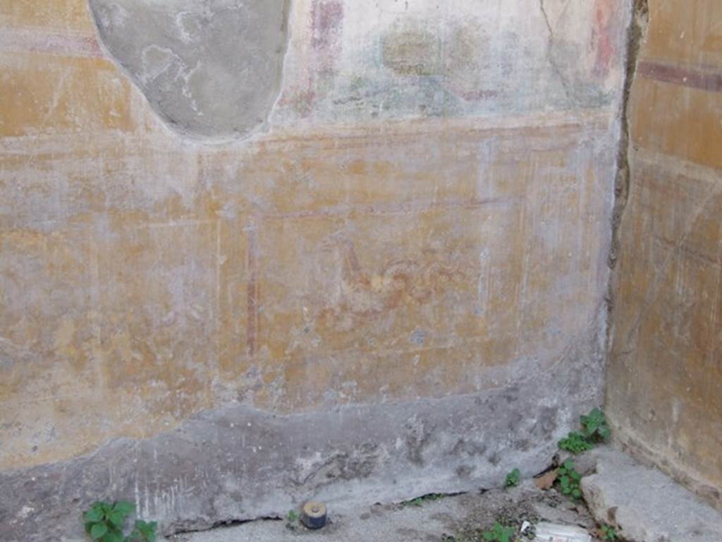 VII.4.31 Pompeii.  March 2009.  Room 12. Oecus.  South wall and south west corner.