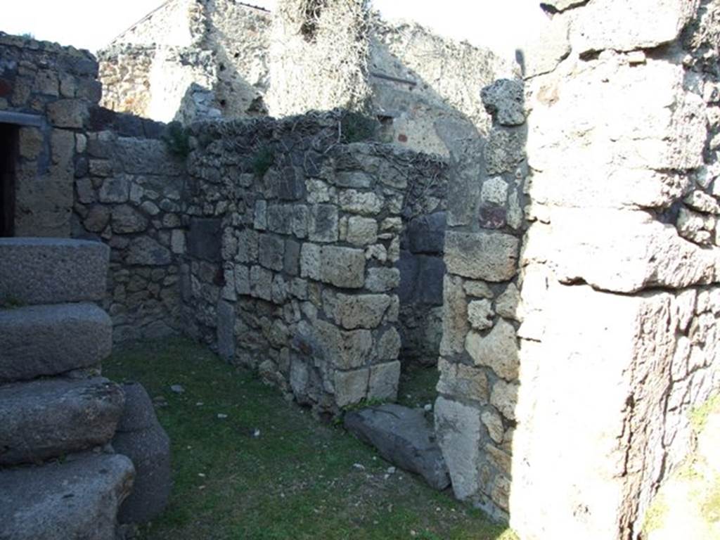 VII.4.31 Pompeii.  March 2009.  Doorway to Room 26.