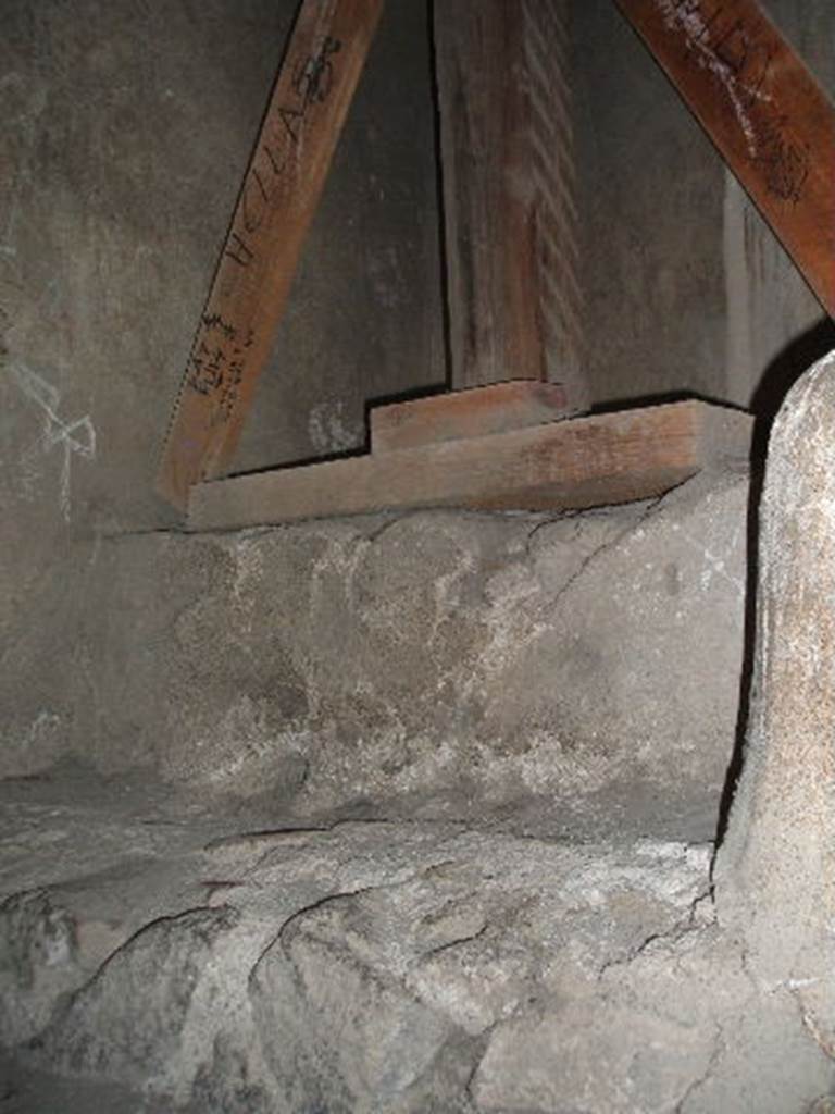 VII.4.37 Pompeii. May 2006. East wall near north-east corner.
