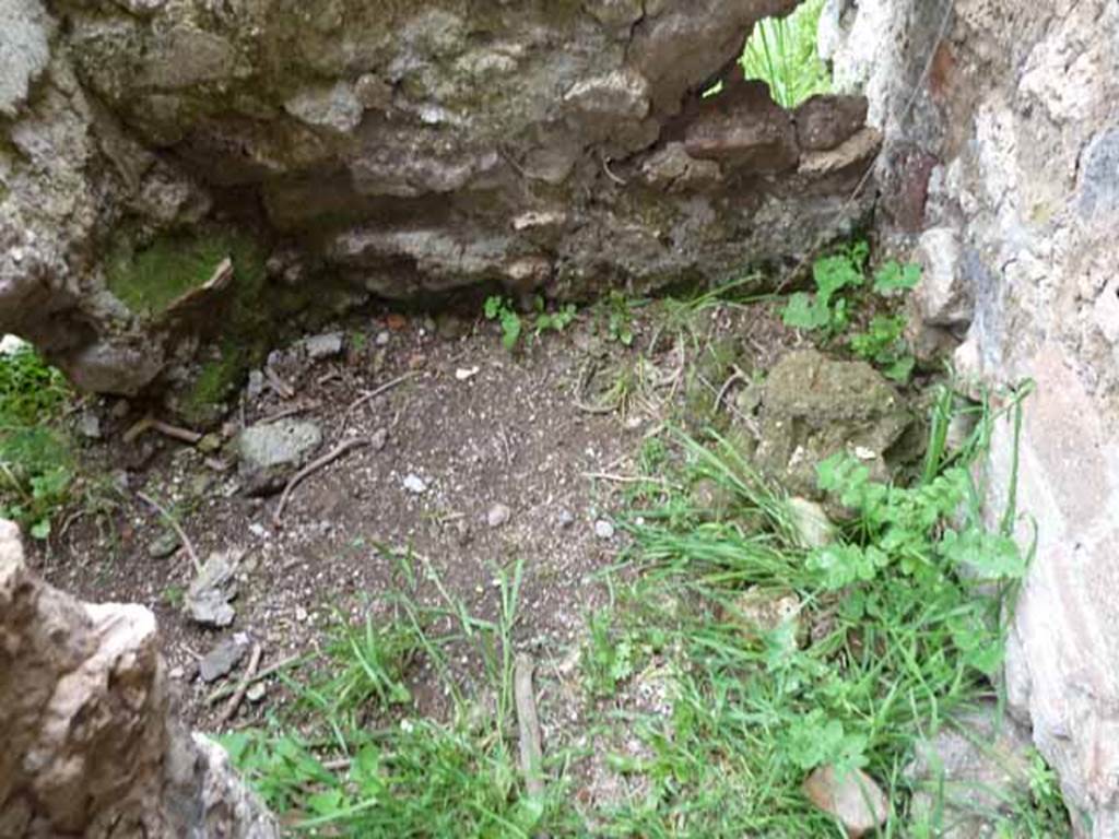 VII.4.39 Pompeii. May 2010. Latrine.