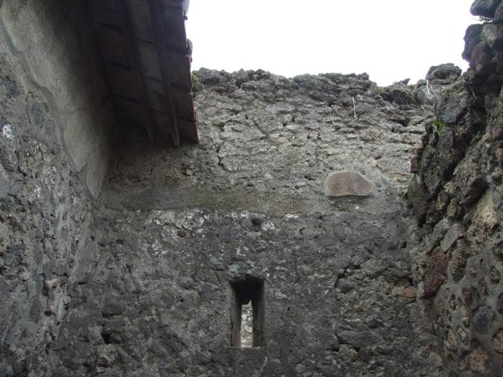 VII.4.48 Pompeii. March 2009.  Room 15. Upper west wall, with small window.