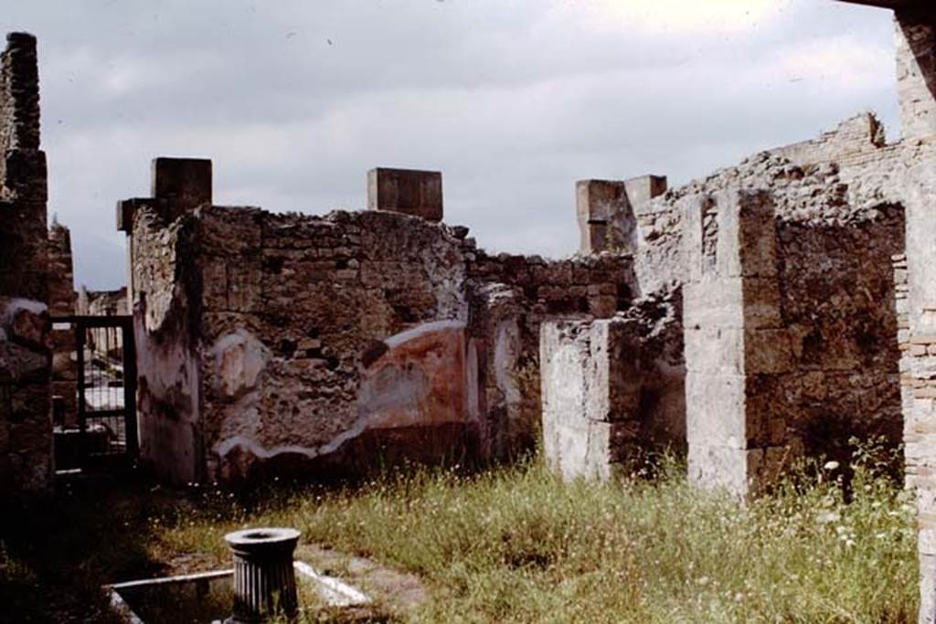 VII.4.48 Pompeii. 1964. Room 2, looking north-east across atrium towards north wall, and rooms on east side. Photo by Stanley A. Jashemski.
Source: The Wilhelmina and Stanley A. Jashemski archive in the University of Maryland Library, Special Collections (See collection page) and made available under the Creative Commons Attribution-Non Commercial License v.4. See Licence and use details.
J64f1376