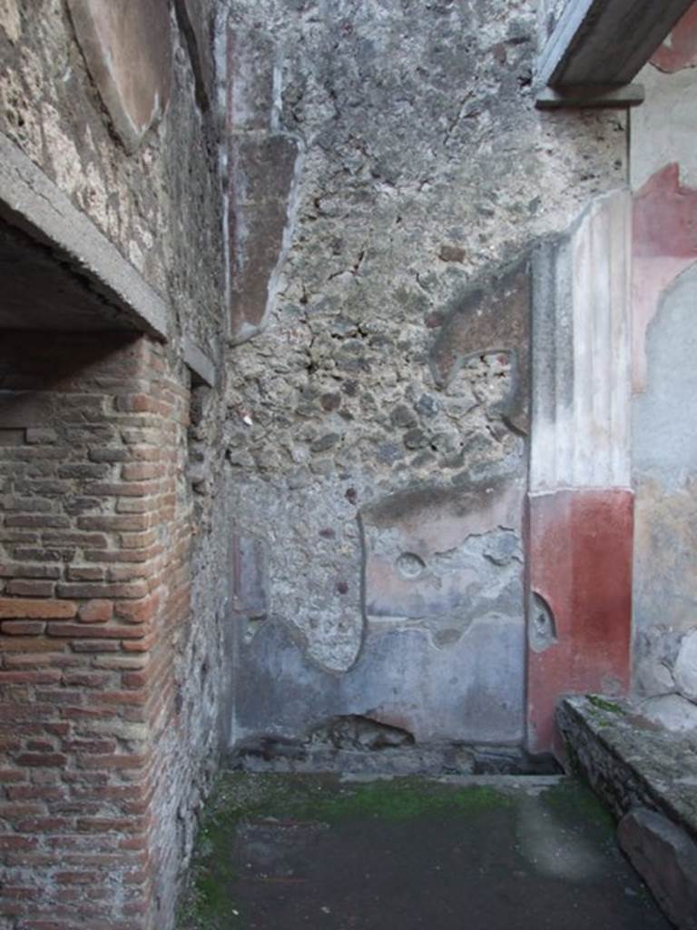 VII.4.48 Pompeii. December 2007. Peristyle. South east corner.