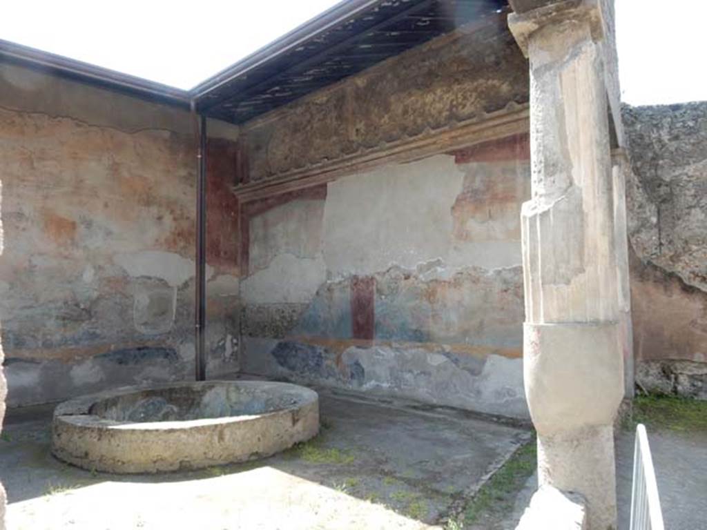 VII.4.48 Pompeii. May 2015. Looking towards south-west corner and west wall.
Photo courtesy of Buzz Ferebee.