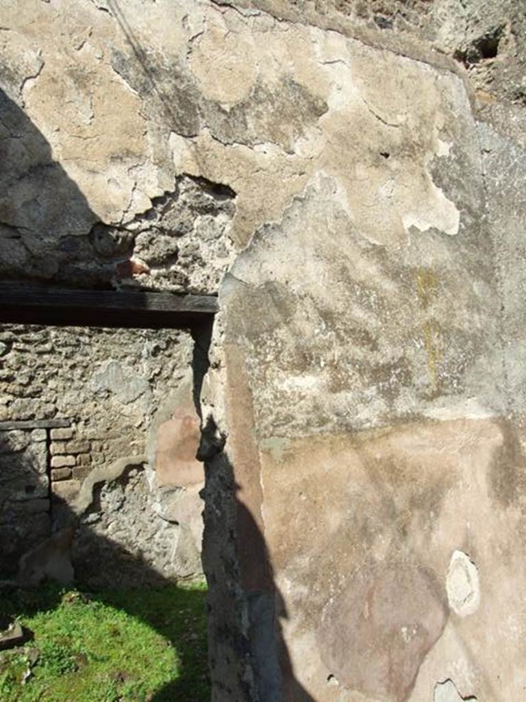 VII.4.56 Pompeii.  March 2009. Room 5.  North wall, with small doorway to Room 4.
