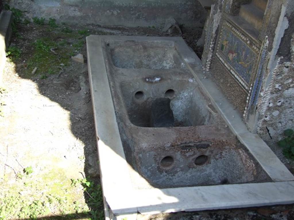 VII.4.56 Pompeii. March 2009. Garden area. Pool at base of fountain, edged with marble and divided into three basins.