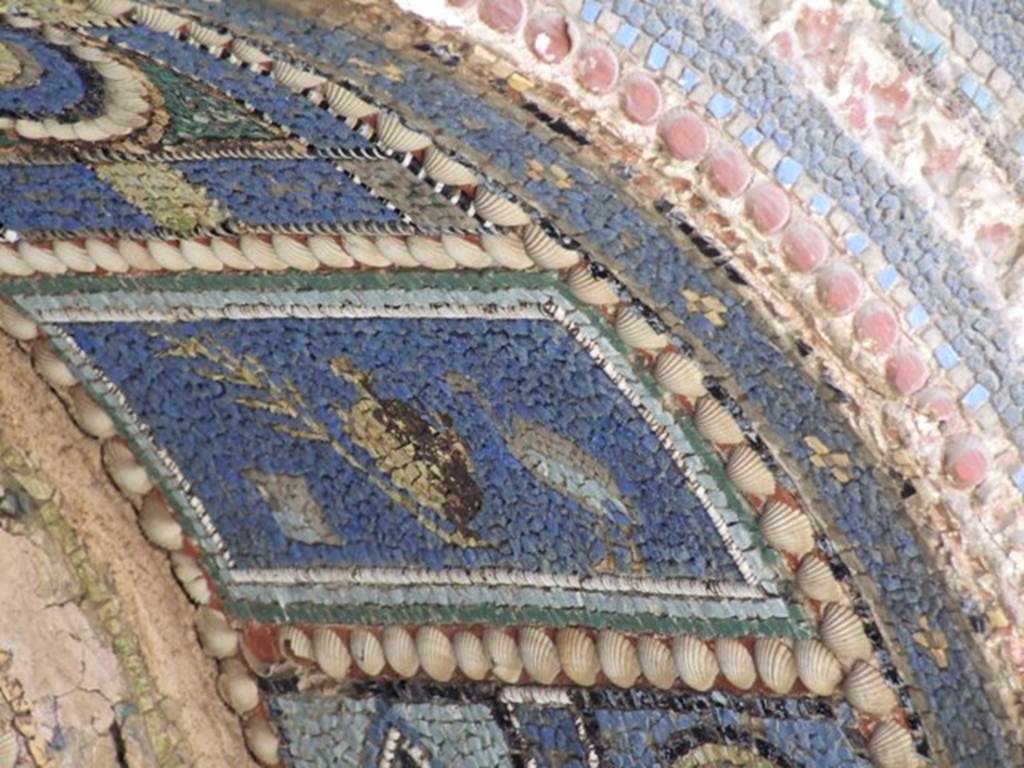 VII.4.56 Pompeii. March 2009. West side of niche in greater detail.