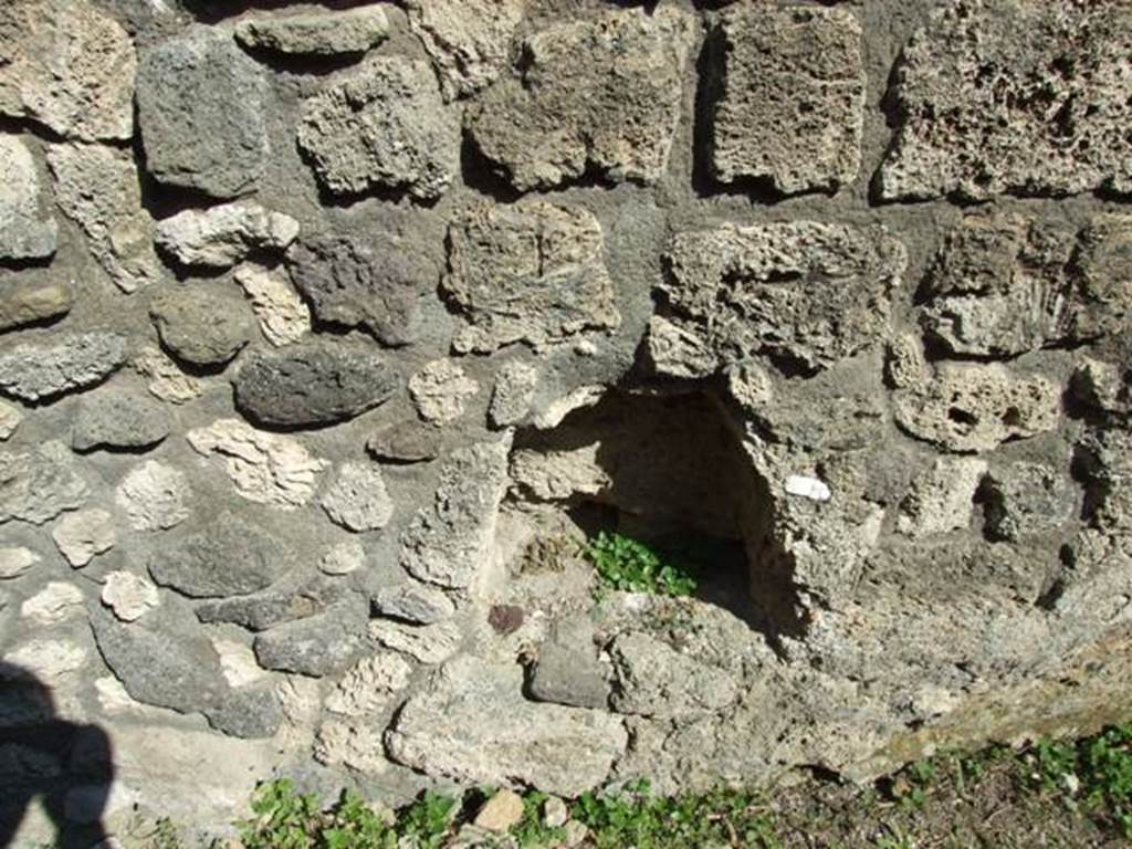 VII.4.57. Pompeii. March 2009. Room 16. Niche in east wall.
