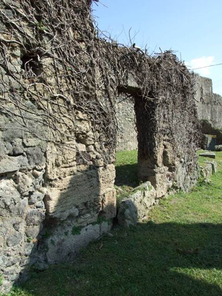 VII.4.57. Pompeii. March 2009. Doorway to Room 17.