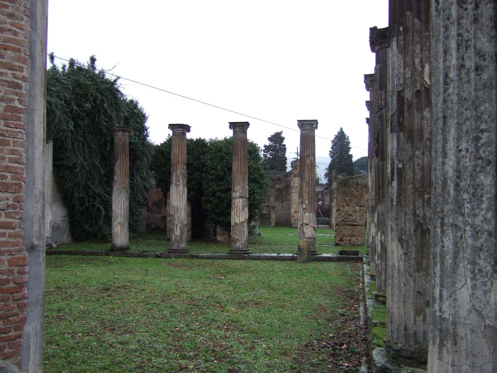 VII.4.57 Pompeii. December 2005. Peristyle, looking north.
