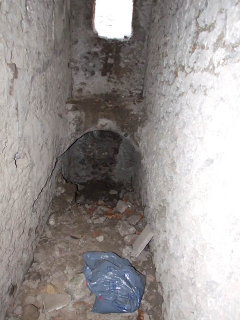 VII.6.3 Pompeii. December 2007. Underground corridor f with latrine and rectangular window.