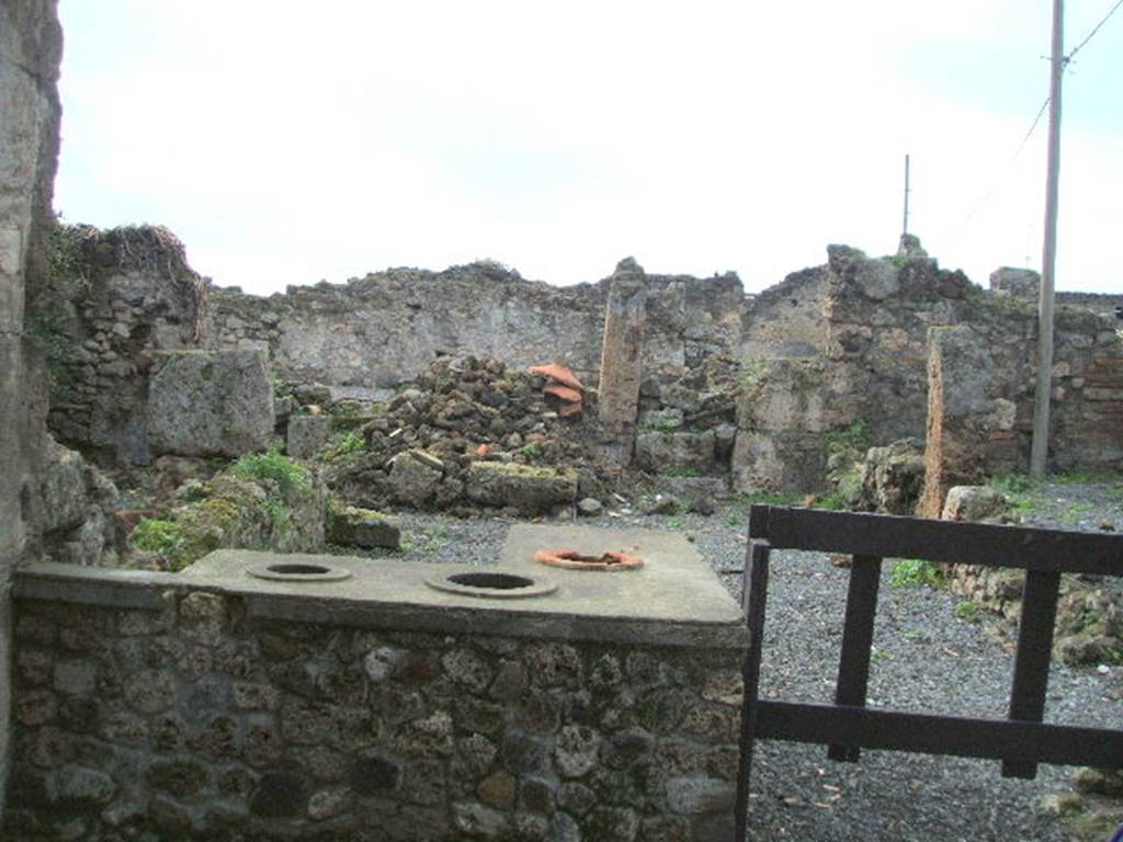VII.6.20 Pompeii. December 2005. Looking west .