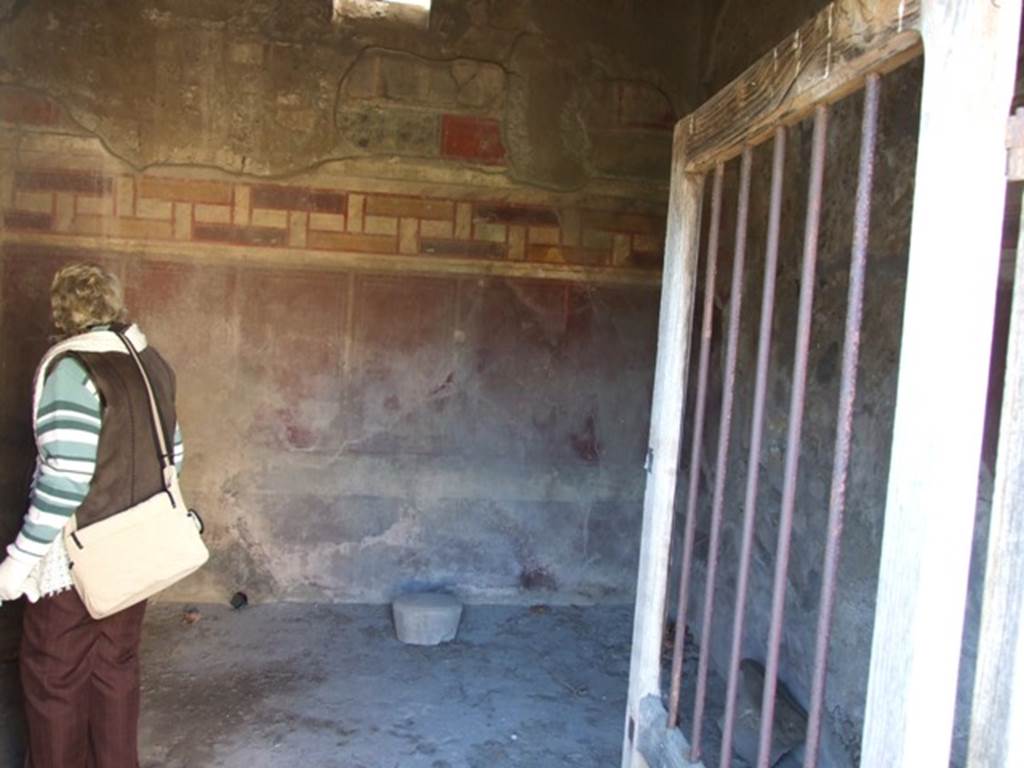 VII.6.38 Pompeii. December 2007. Looking towards west wall of oecus to north of entrance. 