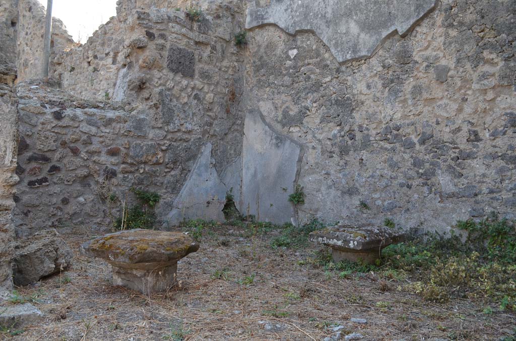 VII 6 38 Pompeii. September 2019. Room 27, looking south-east from doorway.
Foto Annette Haug, ERC Grant 681269 DÉCOR.

