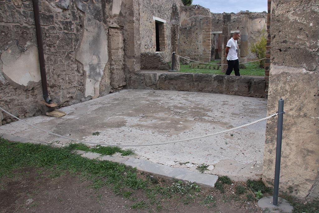 VII.7.2 Pompeii. October 2024. Tablinum “k”, looking north from atrium “g”. Photo courtesy of Klaus Heese.