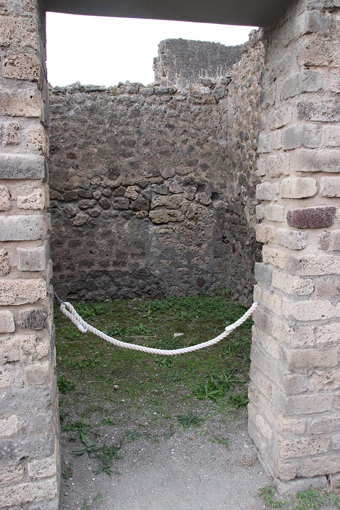VII.7.2 Pompeii. October 2024. 
Room “d”, looking south through doorway. Photo courtesy of Klaus Heese.
