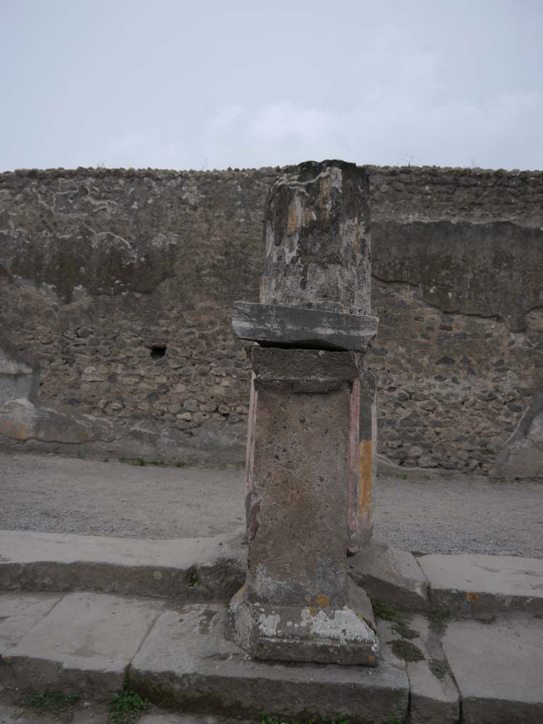 VII.7.32, Pompeii. September 2018. Looking south in south-east corner. 
Foto Anne Kleineberg, ERC Grant 681269 DÉCOR.
