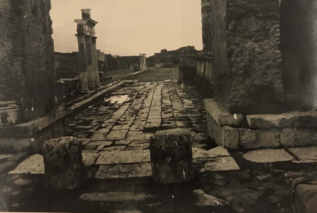 VII.8.00 Pompeii, Arch of Tiberius, 1944. Looking south through arch into north-east corner of Forum. 
Photo courtesy of Rick Bauer
(This photo was in an album belonging to a “sailor” assigned to Patrol Squadron 63 (VP-63).) 
