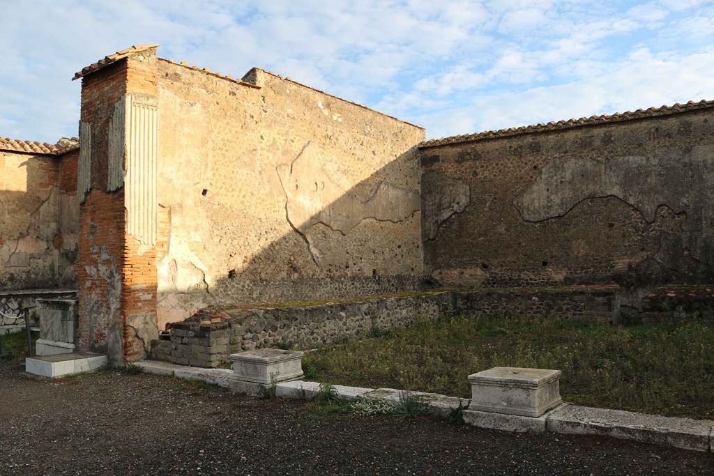 VII.9.7 and VII.9.8 Pompeii. December 2018.
Looking towards north wall and north-east corner of large room. Photo courtesy of Aude Durand.