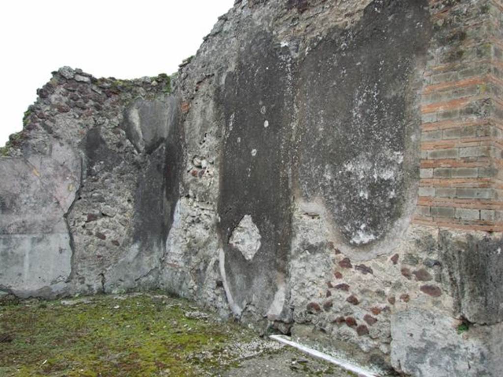 VII.9.47 Pompeii. March 2009. Room 5. Ala on east side of atrium. South east corner.