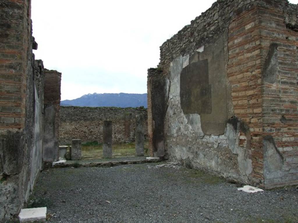 VII.9.47 Pompeii. March 2009. Room 6. Tablinum. Looking south to garden area.