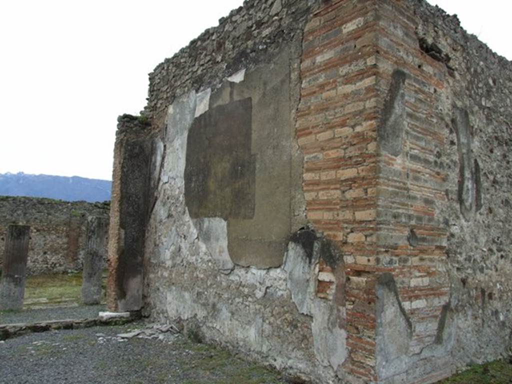 VII.9.47 Pompeii. March 2009. Room 6, west wall of tablinum. The painting of Mars and Venus was found in the centre of the wall, on 24th June 1820.