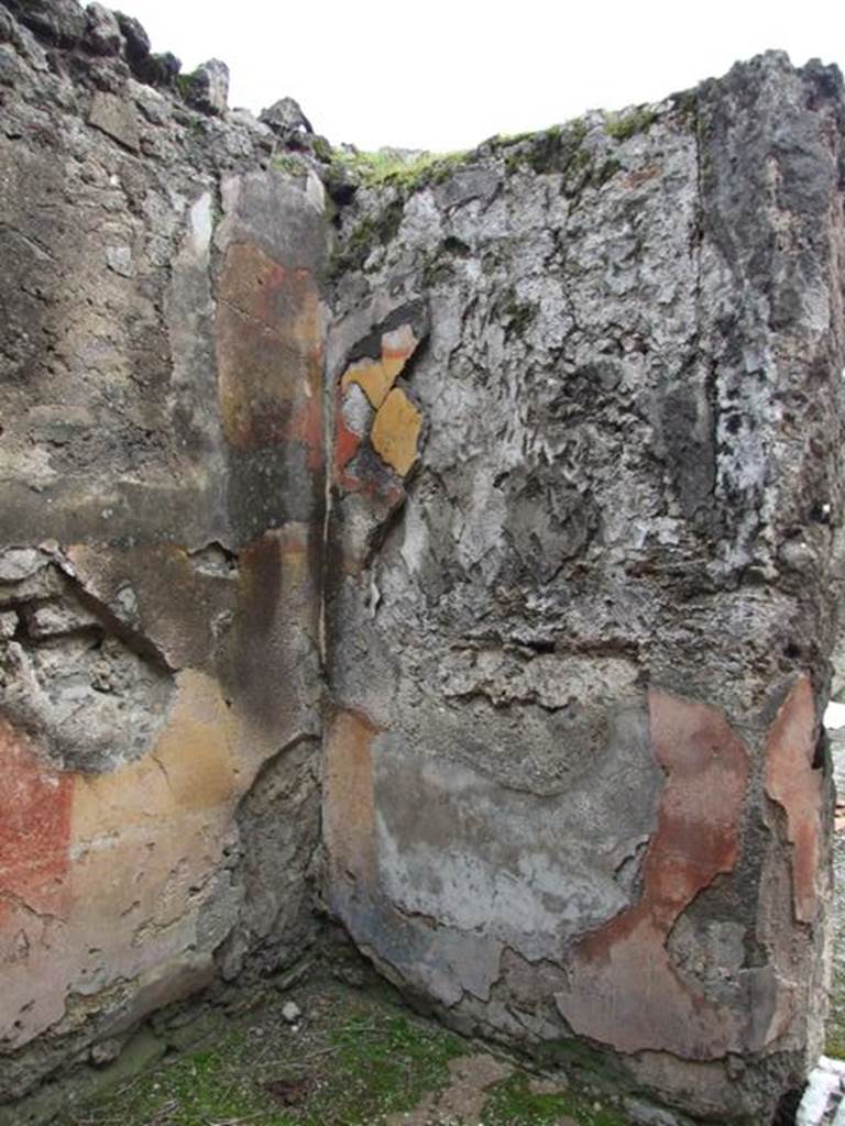 VII.9.47 Pompeii.  March 2009.  Room 9.  North east corner.