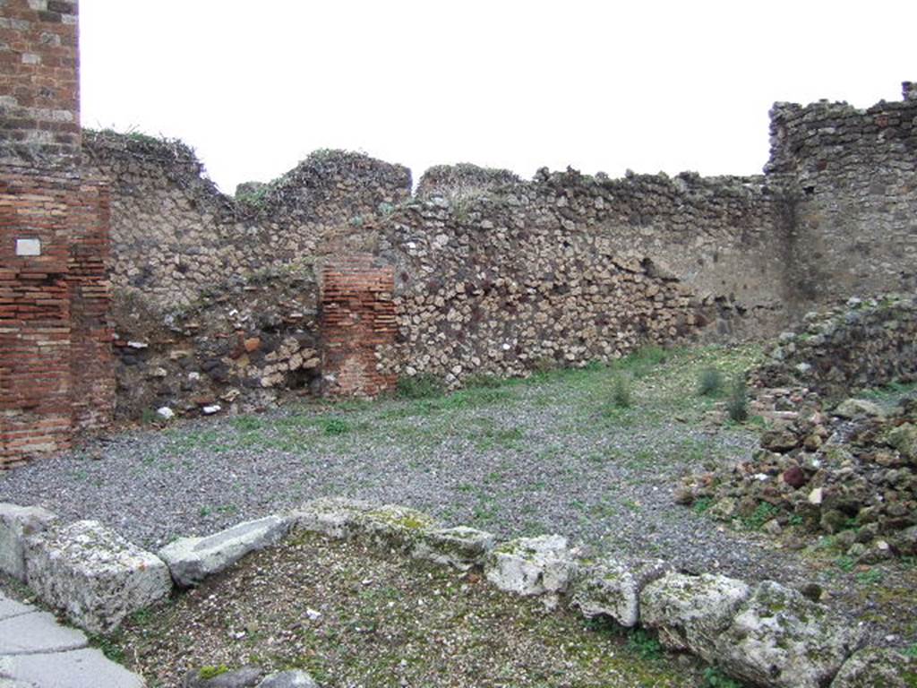 VII.10.7 Pompeii.  December 2005.  Entrance on Vicolo di Eumachia.