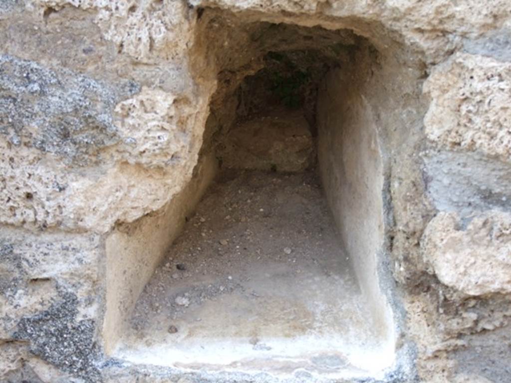 VII.10.14 Pompeii. December 2007. Tapered recess in wall to north of entrance.