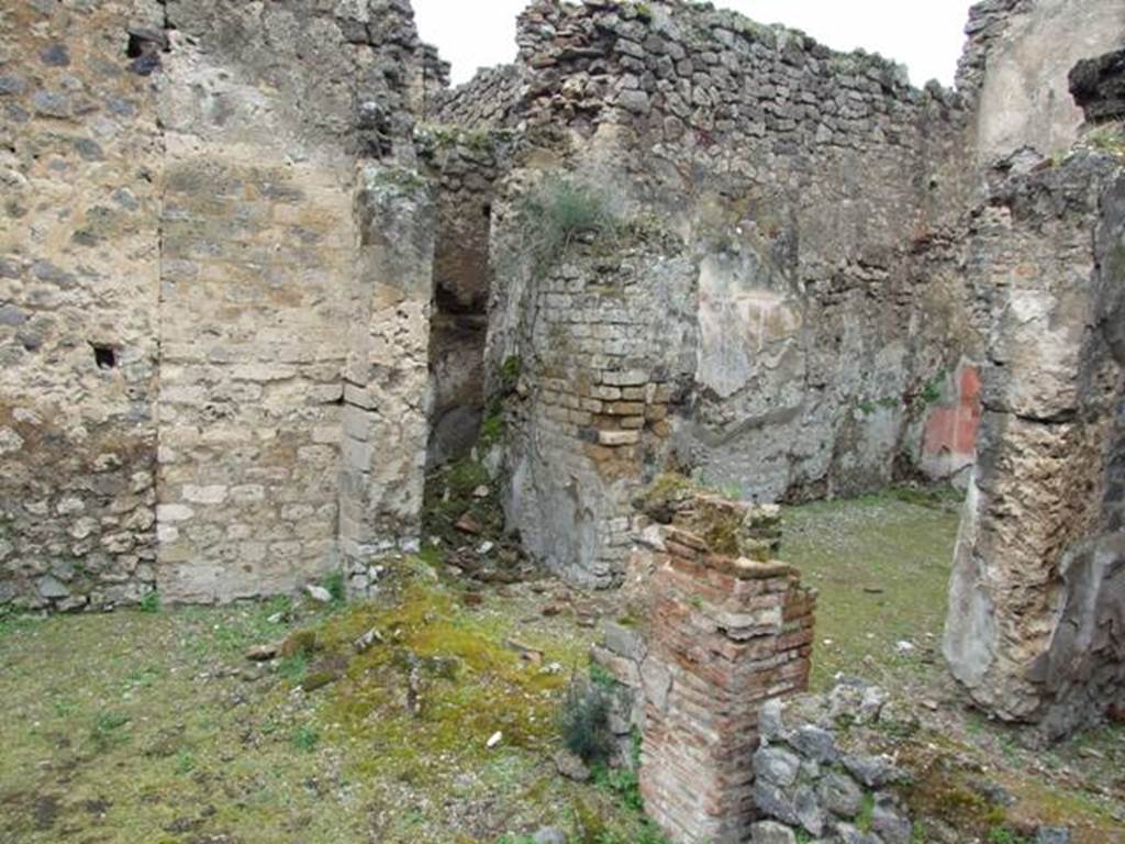 VII.11.14 Pompeii.  March 2009.  Rooms 5 and 7 on north west side of Garden area �A�, with remains of North wall.