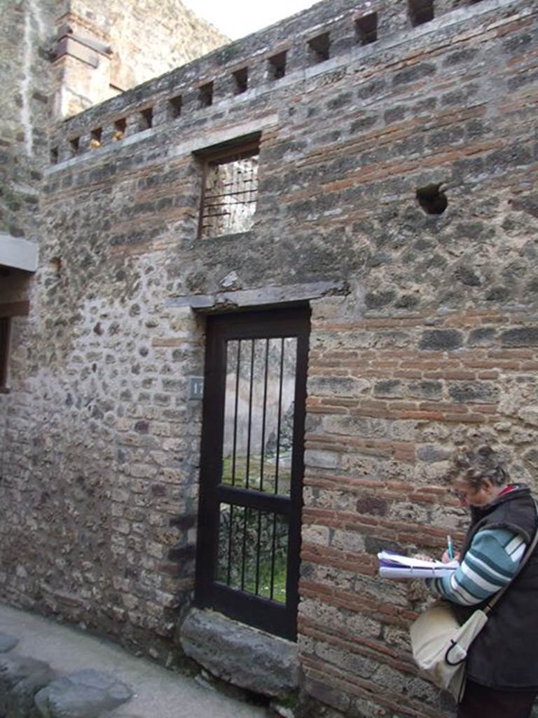 VII.12.17 Pompeii. December 2006.  Entrance.