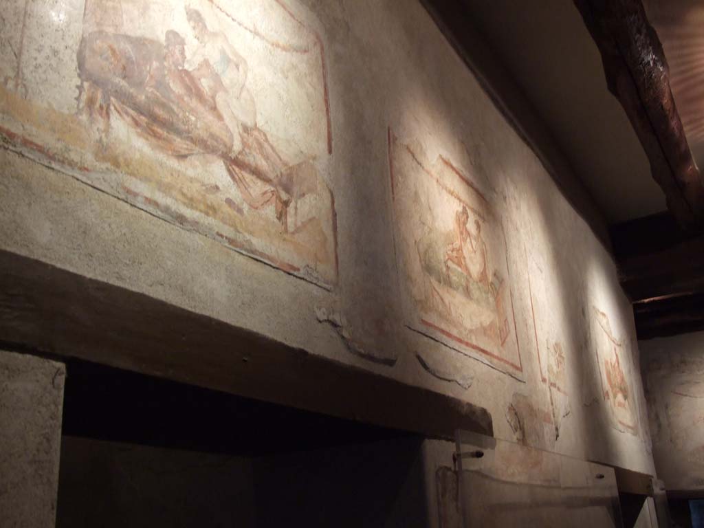 VII.12.18 Pompeii. December 2006. Frieze on upper wall, south side.