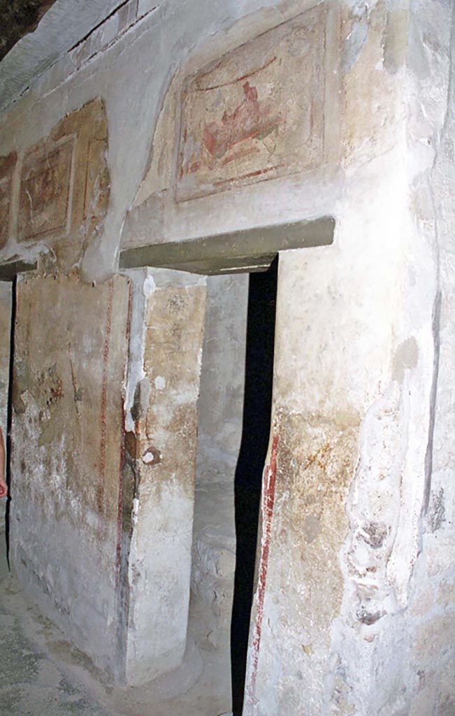 VII.12.18 Pompeii. October 2001.
Looking towards doorway in centre of south side. Photo courtesy of Peter Woods.