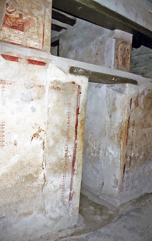 VII.12.18 Pompeii. October 2001.
Looking towards central doorway on north side. Photo courtesy of Peter Woods.