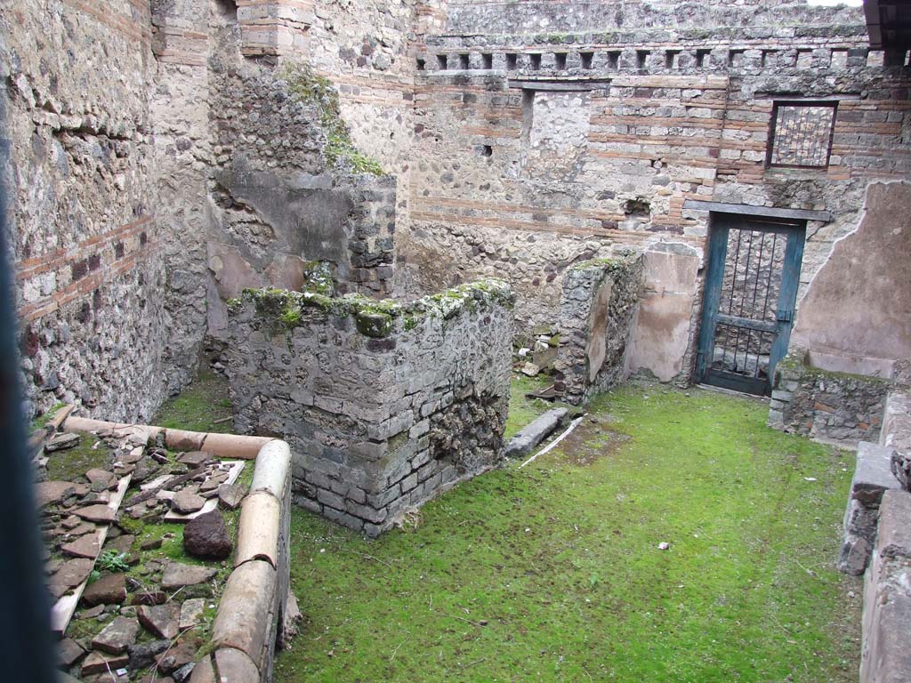 VII.12.21 Pompeii. March 2009. Looking east into VII.12.17.