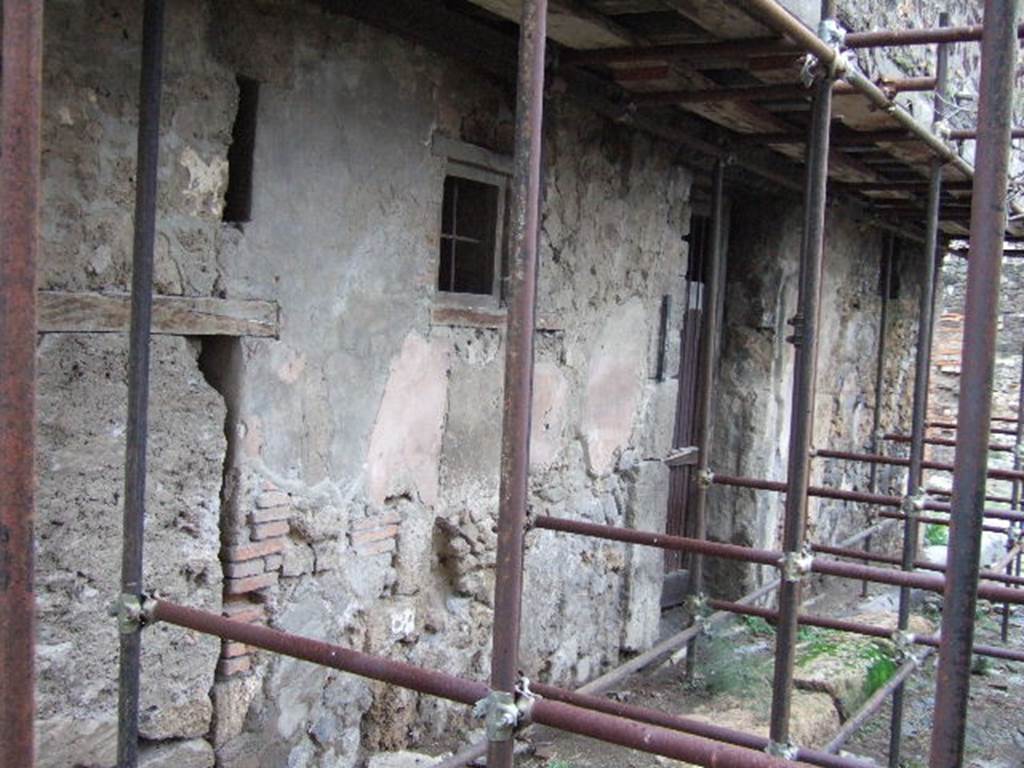 VII.12.29 Pompeii. December 2005. Blocked entrance and doorway to VII.12.28.  