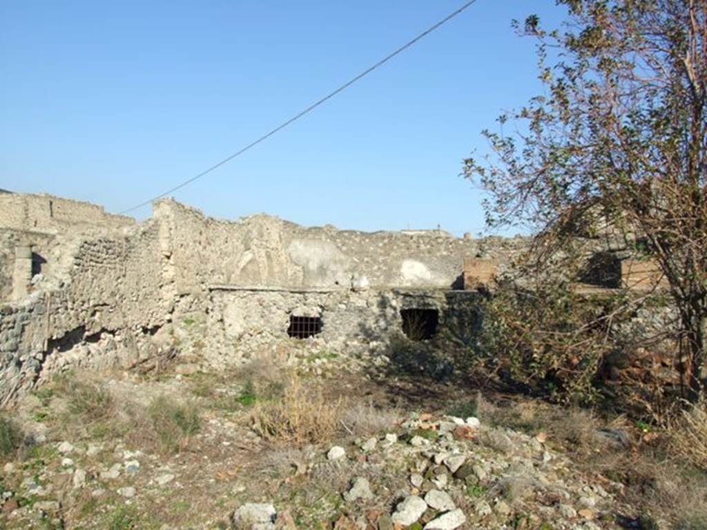 VII.15.2 Pompeii.  December 2007.  Garden area looking east.