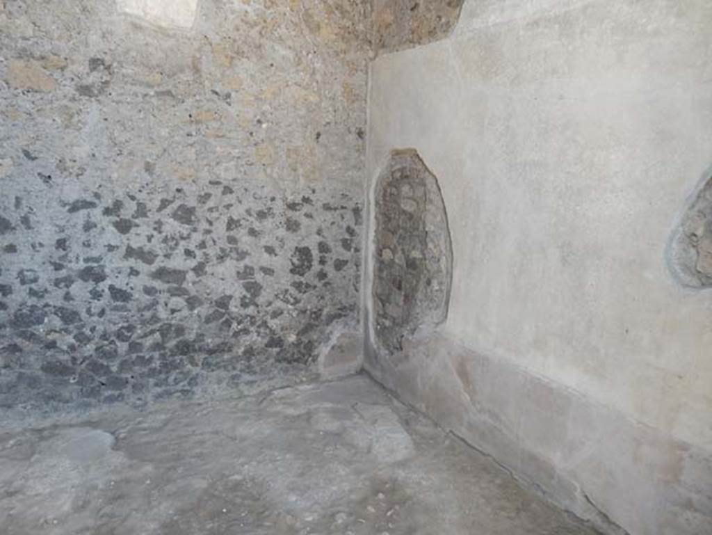 VII.15.2 Pompeii. May 2018. Looking towards south-east corner of cubiculum in centre of east side of atrium. Photo courtesy of Buzz Ferebee.
