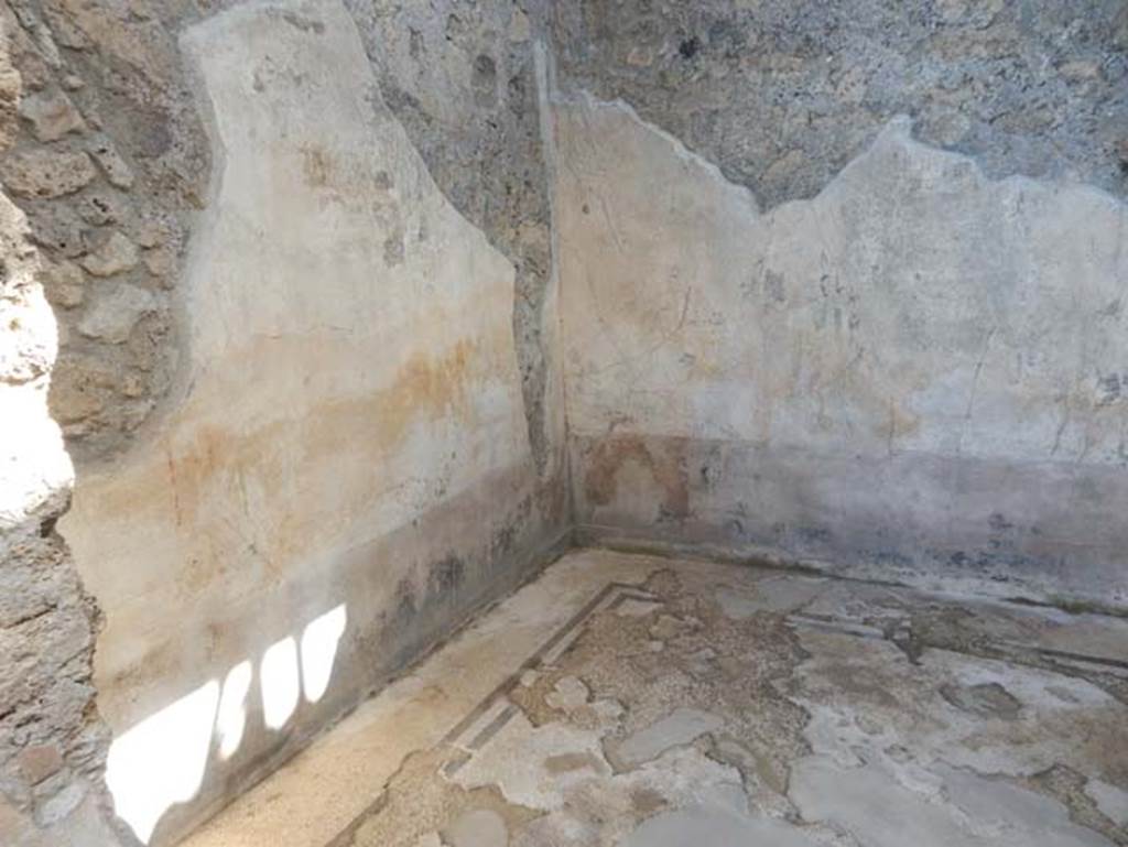 VII.15.2 Pompeii. May 2018. Looking towards north-east corner of cubiculum. Photo courtesy of Buzz Ferebee.