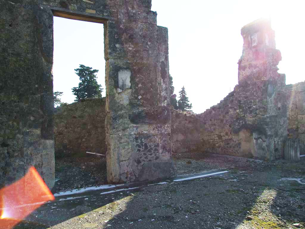 VII.16.13 Pompeii. December 2007. Doorway to room 15 left and 14 right, on south side of atrium.