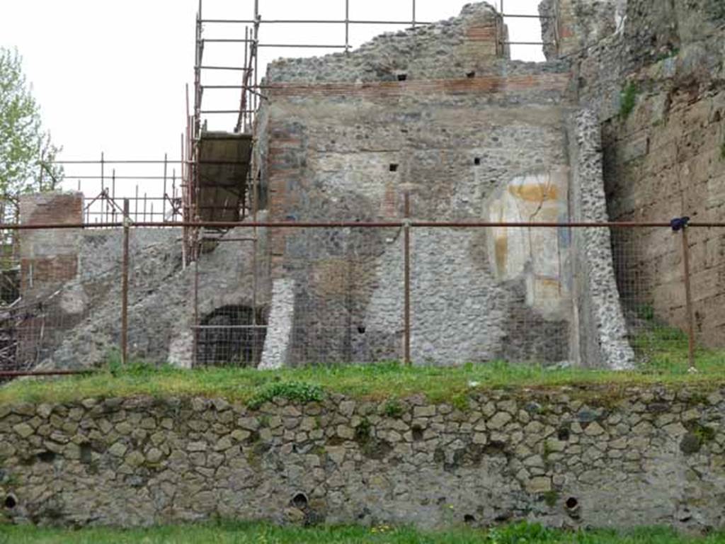 VII.16.16 Pompeii. May 2010. Unnumbered area at rear of VII.16.16. 
