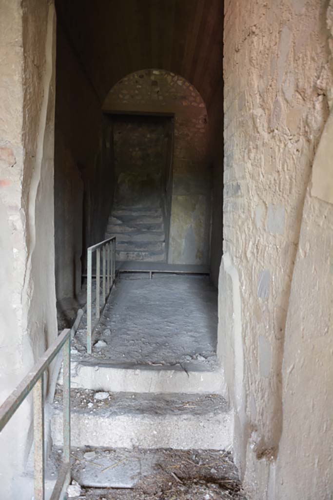 VII.16.22 Pompeii. October 2018. Looking east from corridor 43 towards corridor 42.
Foto Annette Haug, ERC Grant 681269 D�COR.

