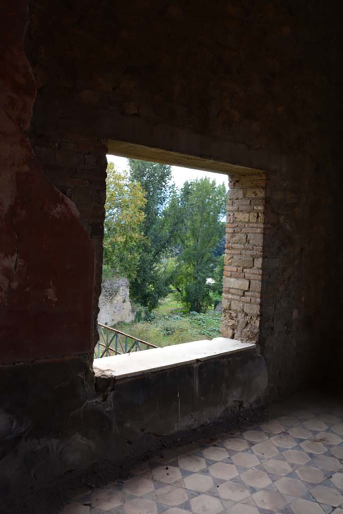 VII.16.22 Pompeii. October 2018. Oecus 48, window in south wall.
Foto Annette Haug, ERC Grant 681269 D�COR.
