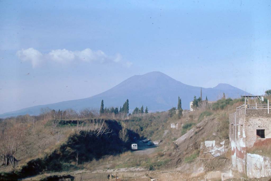 VII.16.17-22, Pompeii. 4th December 1971. Looking north, with window to oecus, on right.
Photo courtesy of Rick Bauer, from Dr. George Fay�s slides collection.

