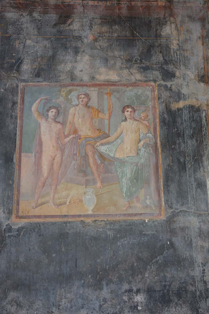 VII.16.22 Pompeii. October 2018. 
Oecus 62, central painting on east wall showing Apollo, Hesperus and Venus.
Foto Annette Haug, ERC Grant 681269 DÉCOR.

