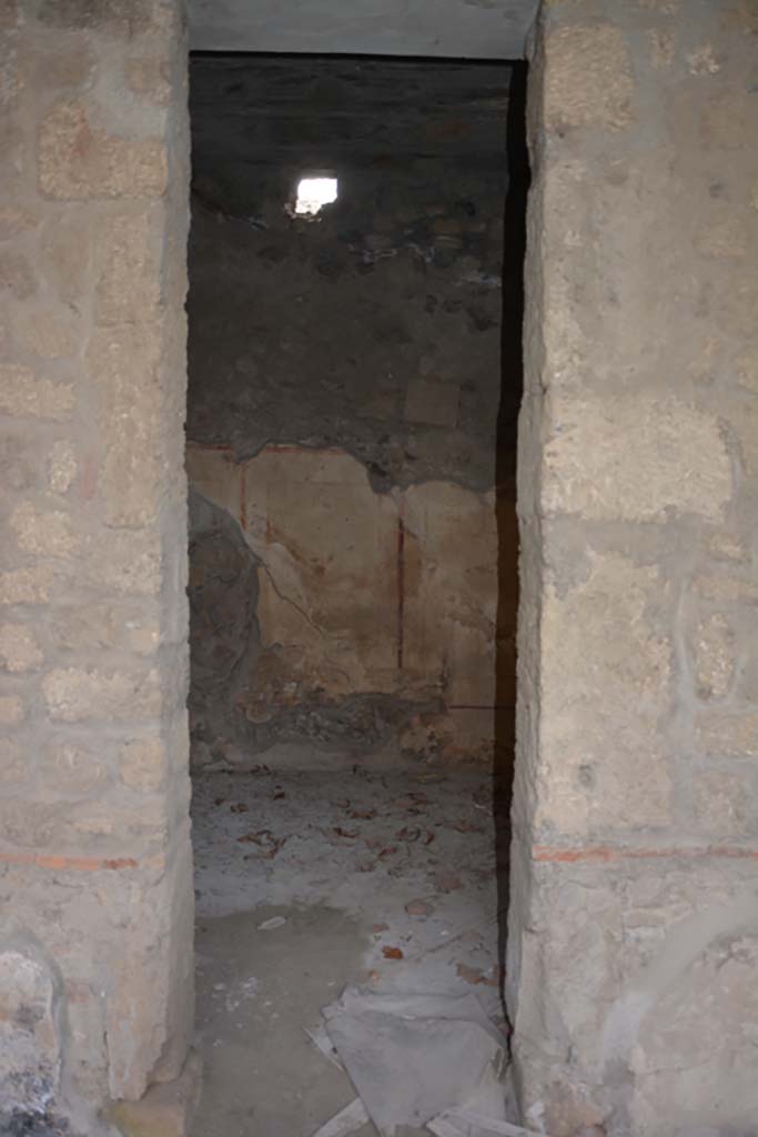 VII.16.17-22 Pompeii. October 2018. Room 3, looking south through doorway from portico (2).
Foto Annette Haug, ERC Grant 681269 D�COR.
