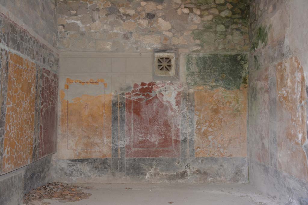 VII.16.17-22 Pompeii. October 2018. Triclinium, looking towards east wall.
Foto Annette Haug, ERC Grant 681269 D�COR.

