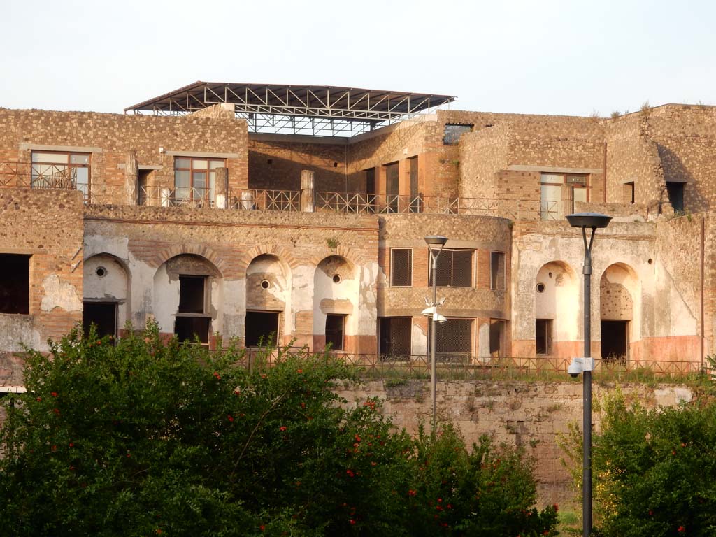 VII.16.17-22 Pompeii. June 2019.  Looking east towards the rear of House of Fabius Rufus.
Photo courtesy of Buzz Ferebee.

